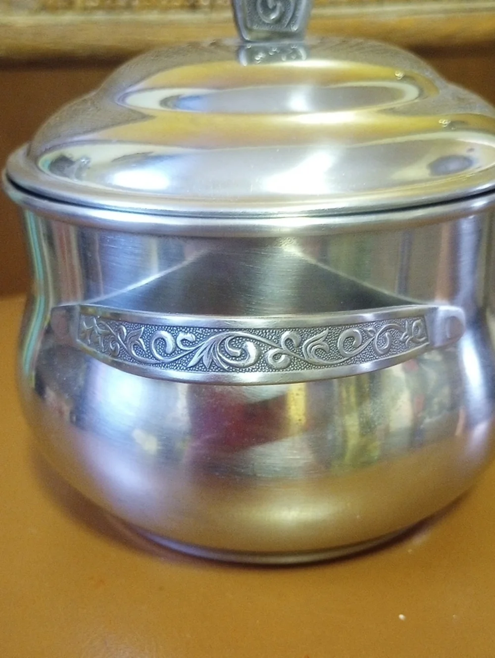 NEVER USED Monterey Hollowar Stainless Steel Crock & Lid w/ Decorative Handles